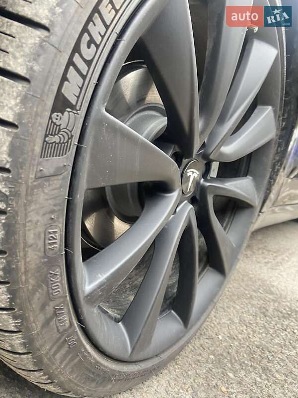 Седан Tesla Model 3 2019 в Дніпрі