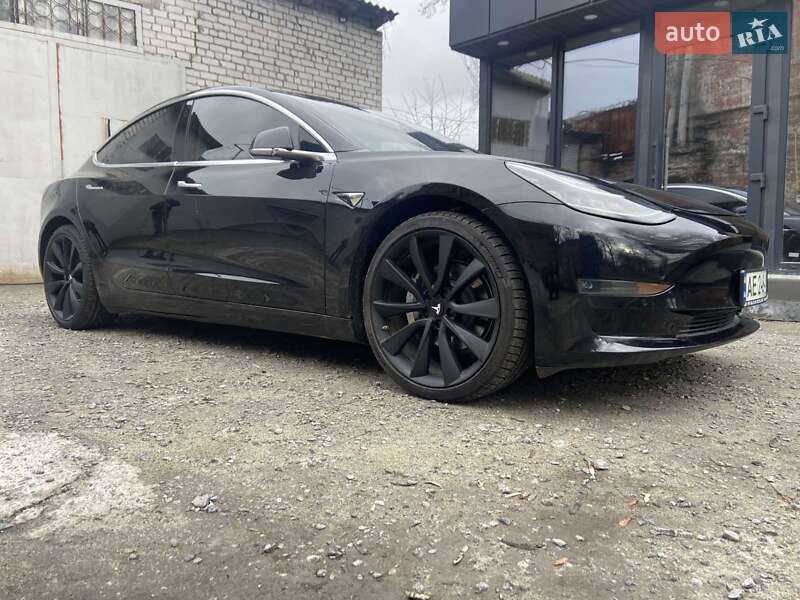 Седан Tesla Model 3 2019 в Дніпрі