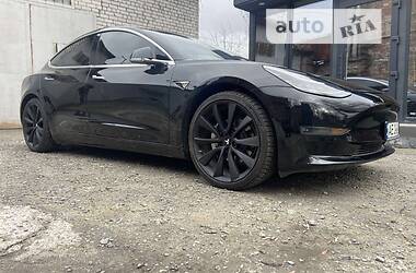 Седан Tesla Model 3 2019 в Дніпрі