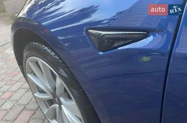 Седан Tesla Model 3 2020 в Львові