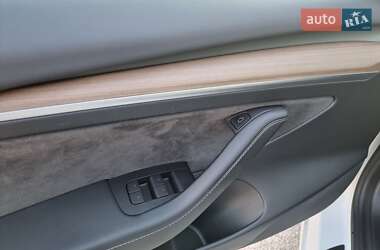 Седан Tesla Model 3 2021 в Кропивницькому фото 37 Седан Tesla Model 3 2021 в Кропивницькому
