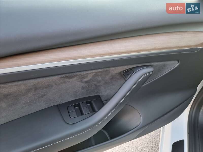 Седан Tesla Model 3 2021 в Кропивницькому фото 37 Седан Tesla Model 3 2021 в Кропивницькому