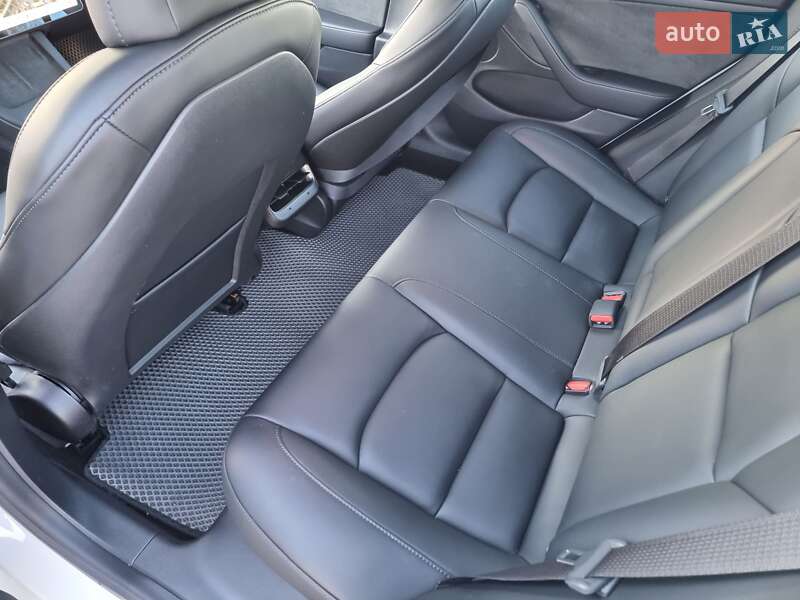 Седан Tesla Model 3 2021 в Кропивницькому фото 38 Седан Tesla Model 3 2021 в Кропивницькому