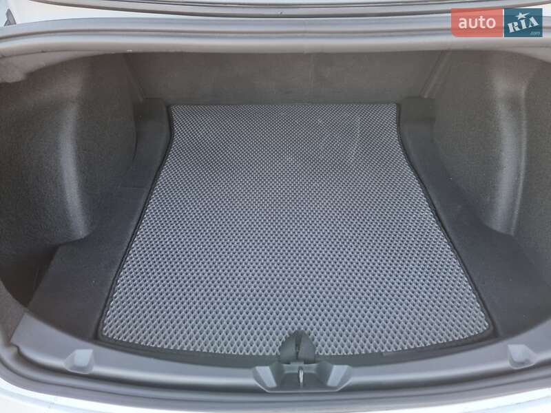 Седан Tesla Model 3 2021 в Кропивницькому фото 43 Седан Tesla Model 3 2021 в Кропивницькому