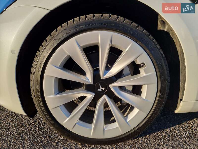 Седан Tesla Model 3 2021 в Кропивницькому фото 41 Седан Tesla Model 3 2021 в Кропивницькому