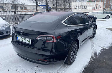 Ліфтбек Tesla Model 3 2018 в Полтаві