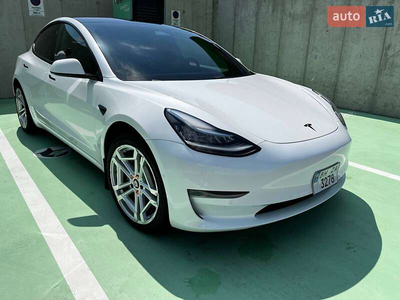 Tesla Model 3 2018