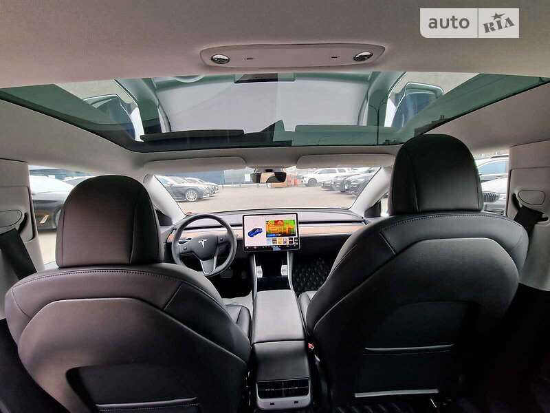 Седан Tesla Model 3 2019 в Киеве