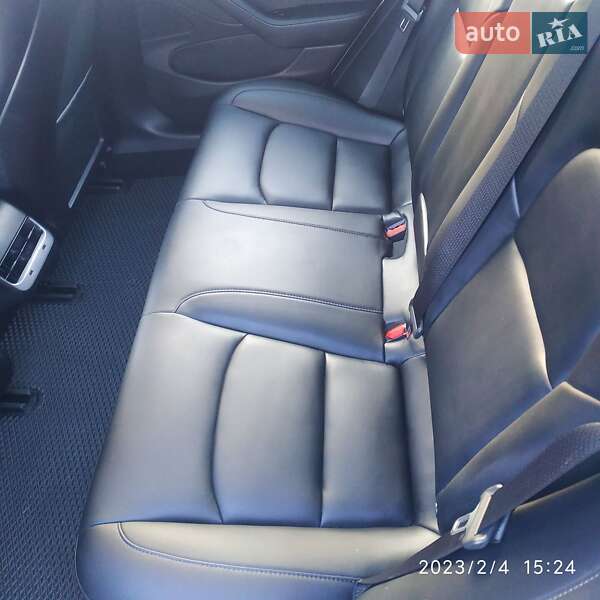 Седан Tesla Model 3 2019 в Кременчуці