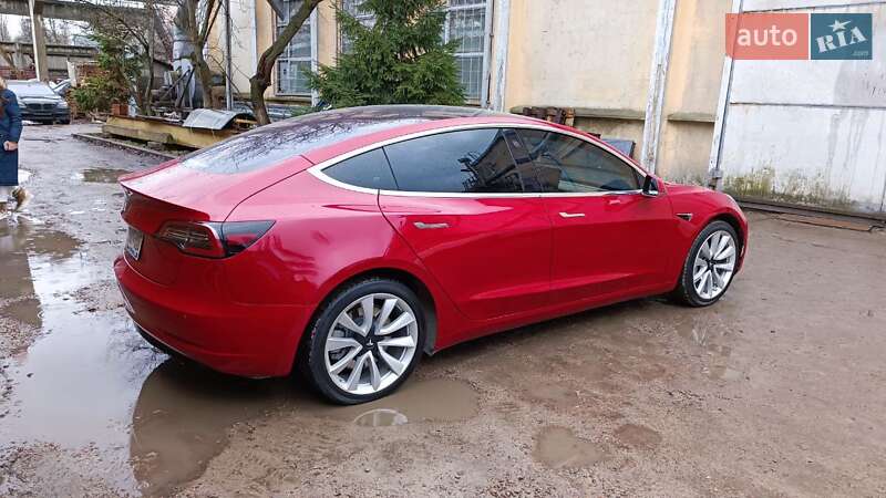 Седан Tesla Model 3 2018 в Киеве