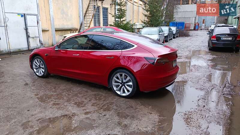 Седан Tesla Model 3 2018 в Киеве