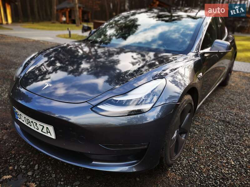 Tesla Model 3 2020