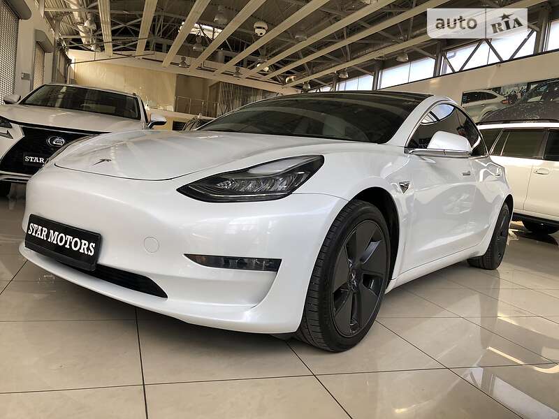 Седан Tesla Model 3 2020 в Одесі