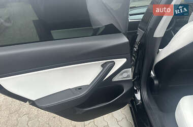 Седан Tesla Model 3 2019 в Кривом Роге