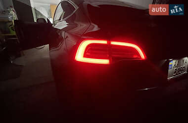 Седан Tesla Model 3 2018 в Києві