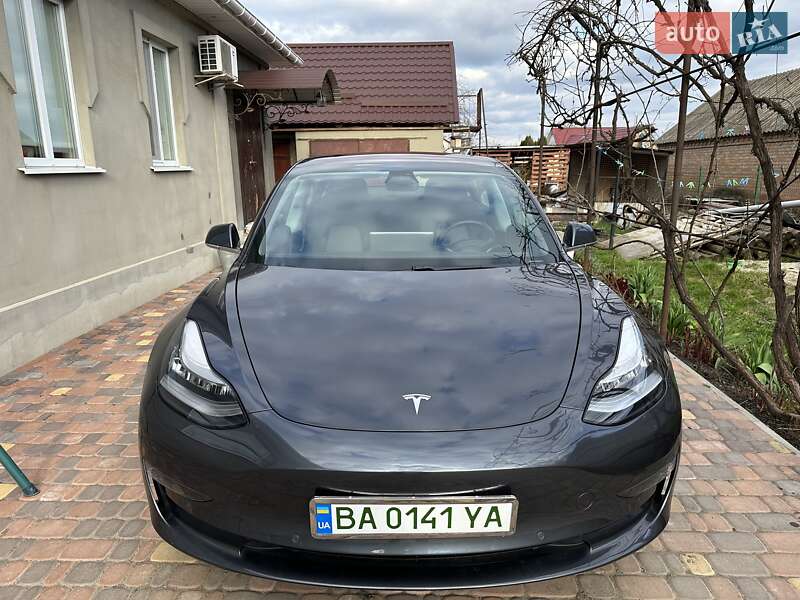 Седан Tesla Model 3 2018 в Кропивницком