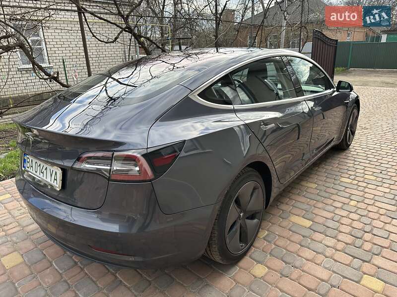 Седан Tesla Model 3 2018 в Кропивницком