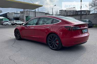 Седан Tesla Model 3 2019 в 
