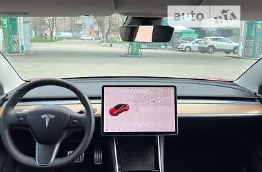Седан Tesla Model 3 2019 в 