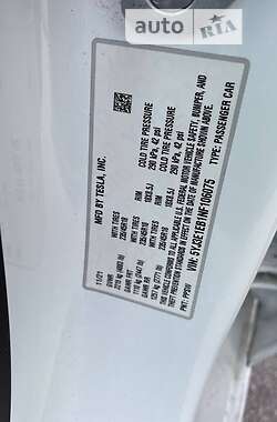 Седан Tesla Model 3 2021 в 