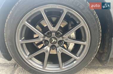 Седан Tesla Model 3 2018 в Киеве