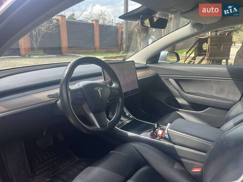 Седан Tesla Model 3 2018 в Киеве