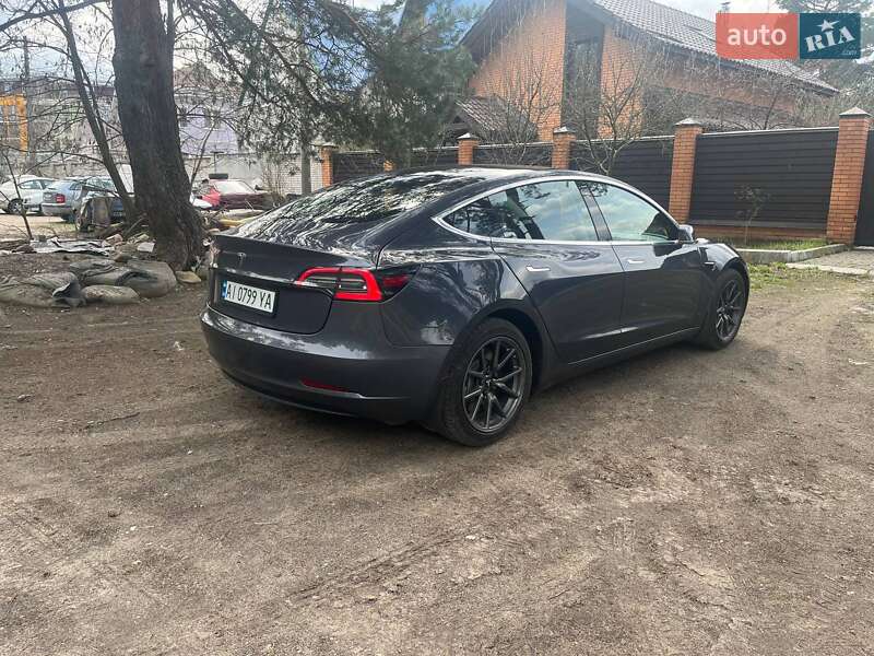 Седан Tesla Model 3 2018 в Киеве
