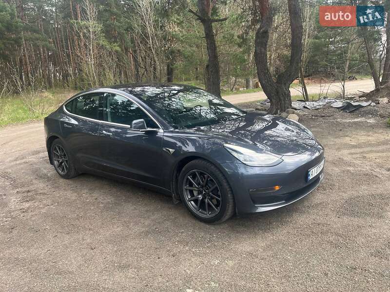 Седан Tesla Model 3 2018 в Киеве