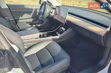 Седан Tesla Model 3 2020 в 