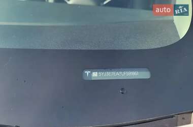 Седан Tesla Model 3 2020 в 