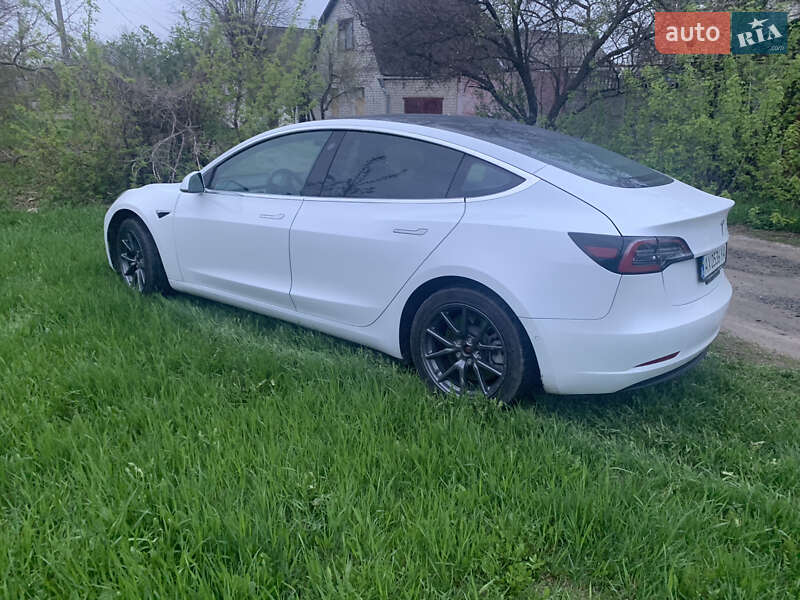Седан Tesla Model 3 2020 в Харкові