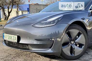 Седан Tesla Model 3 2019 в Харкові