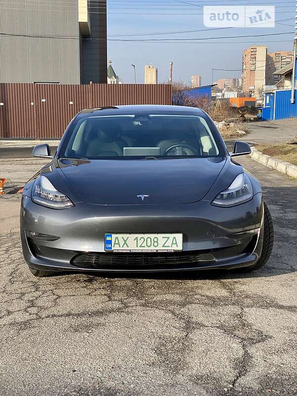Седан Tesla Model 3 2019 в Харкові