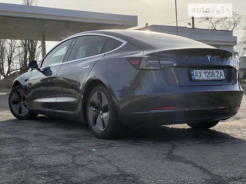 Седан Tesla Model 3 2019 в Харкові