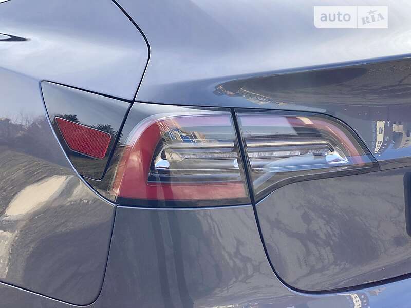 Седан Tesla Model 3 2019 в Харкові