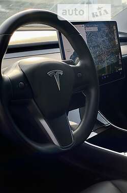 Седан Tesla Model 3 2019 в Харкові