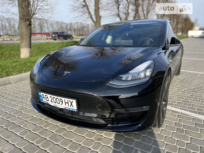 Седан Tesla Model 3 2019 в Виннице