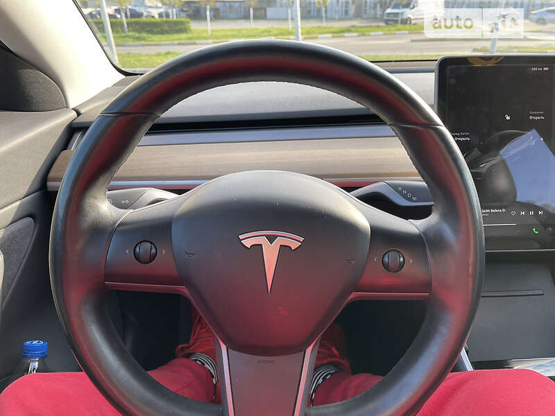 Седан Tesla Model 3 2018 в Буче