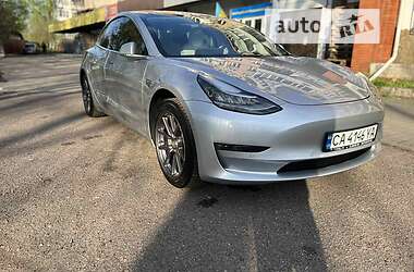 Седан Tesla Model 3 2018 в Черкасах