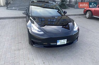 Седан Tesla Model 3 2019 в Шептицькому