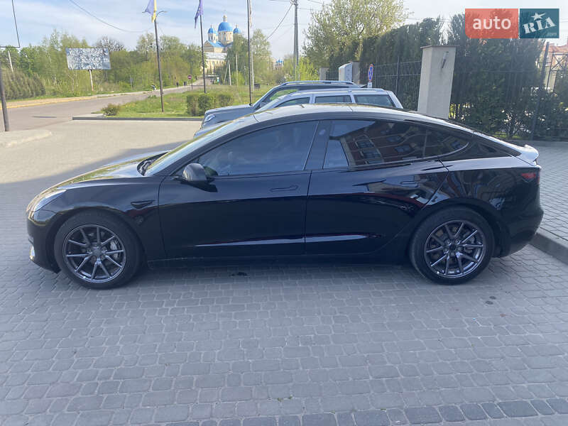 Седан Tesla Model 3 2019 в Шептицькому фото 25 Седан Tesla Model 3 2019 в Шептицькому