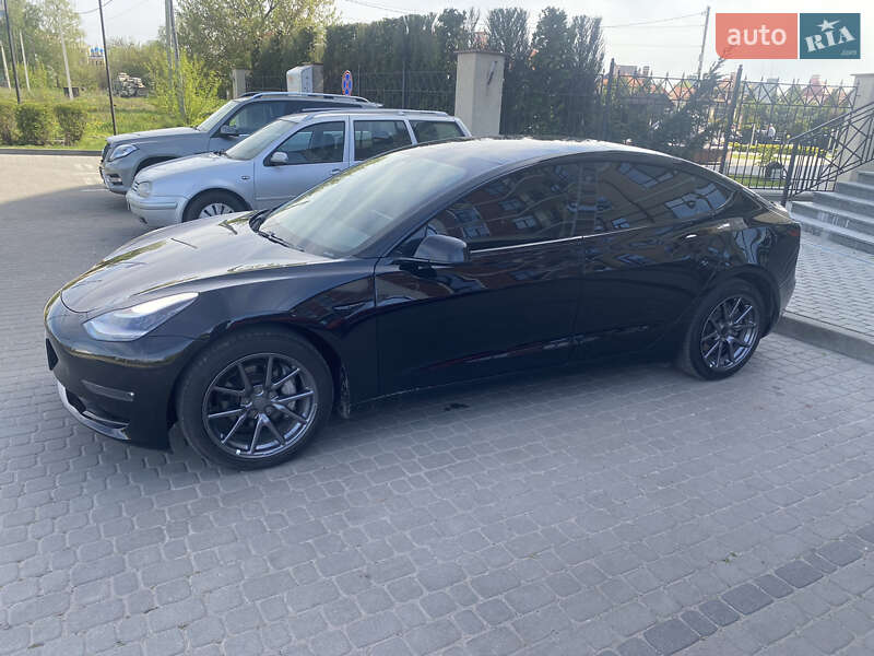Седан Tesla Model 3 2019 в Шептицькому фото 29 Седан Tesla Model 3 2019 в Шептицькому