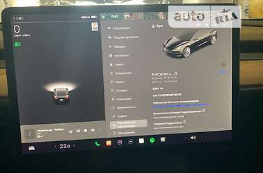 Седан Tesla Model 3 2021 в 