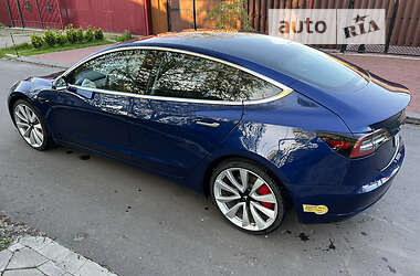 Седан Tesla Model 3 2018 в 