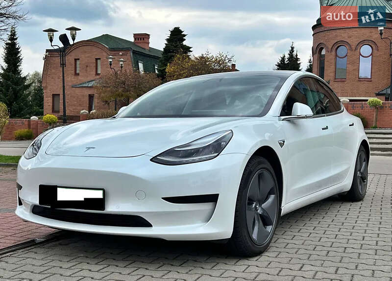 Седан Tesla Model 3 2018 в Києві