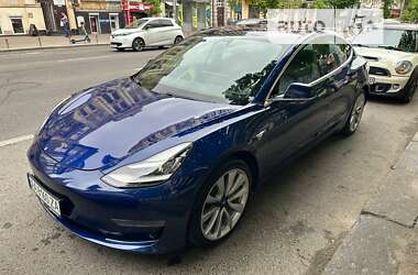 Седан Tesla Model 3 2018 в Киеве