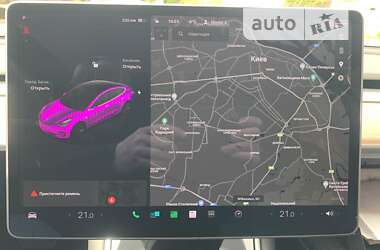Седан Tesla Model 3 2020 в 