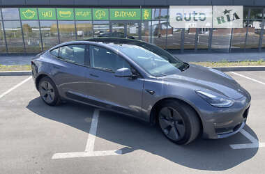 Седан Tesla Model 3 2021 в 