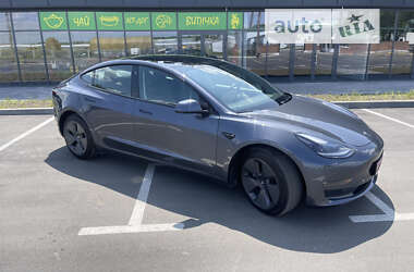 Седан Tesla Model 3 2021 в 