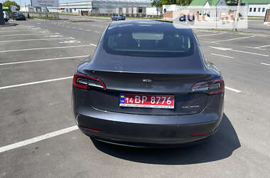 Седан Tesla Model 3 2021 в 